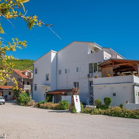 Apartments By The Sea Sumpetar, Omis - 2808 Kültér fotó
